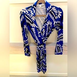 Classic Diane Von Furstenberg wrap dress - 100 percent silk, size 8